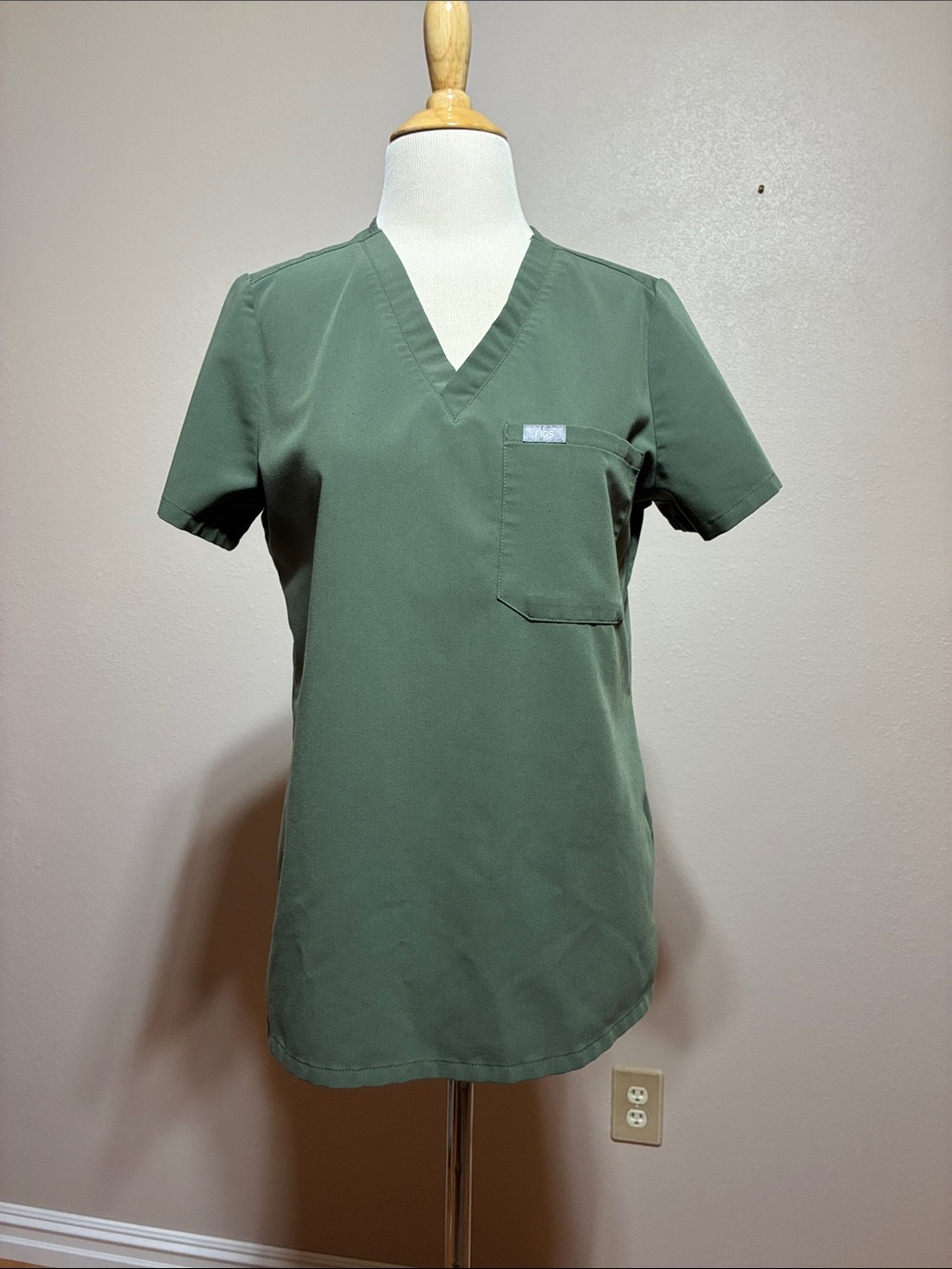 Figs Women Small Dark Olive Catarina Scrub Top Medical Nurse Doctor Hospital